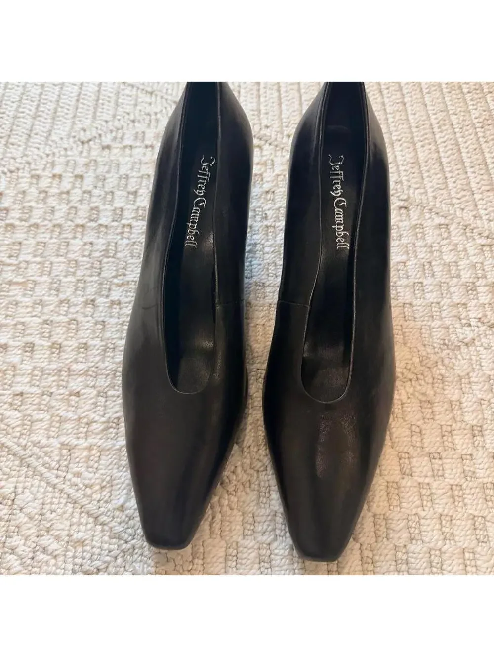 Jeffrey Campbell Hints-3 Pumps in Black